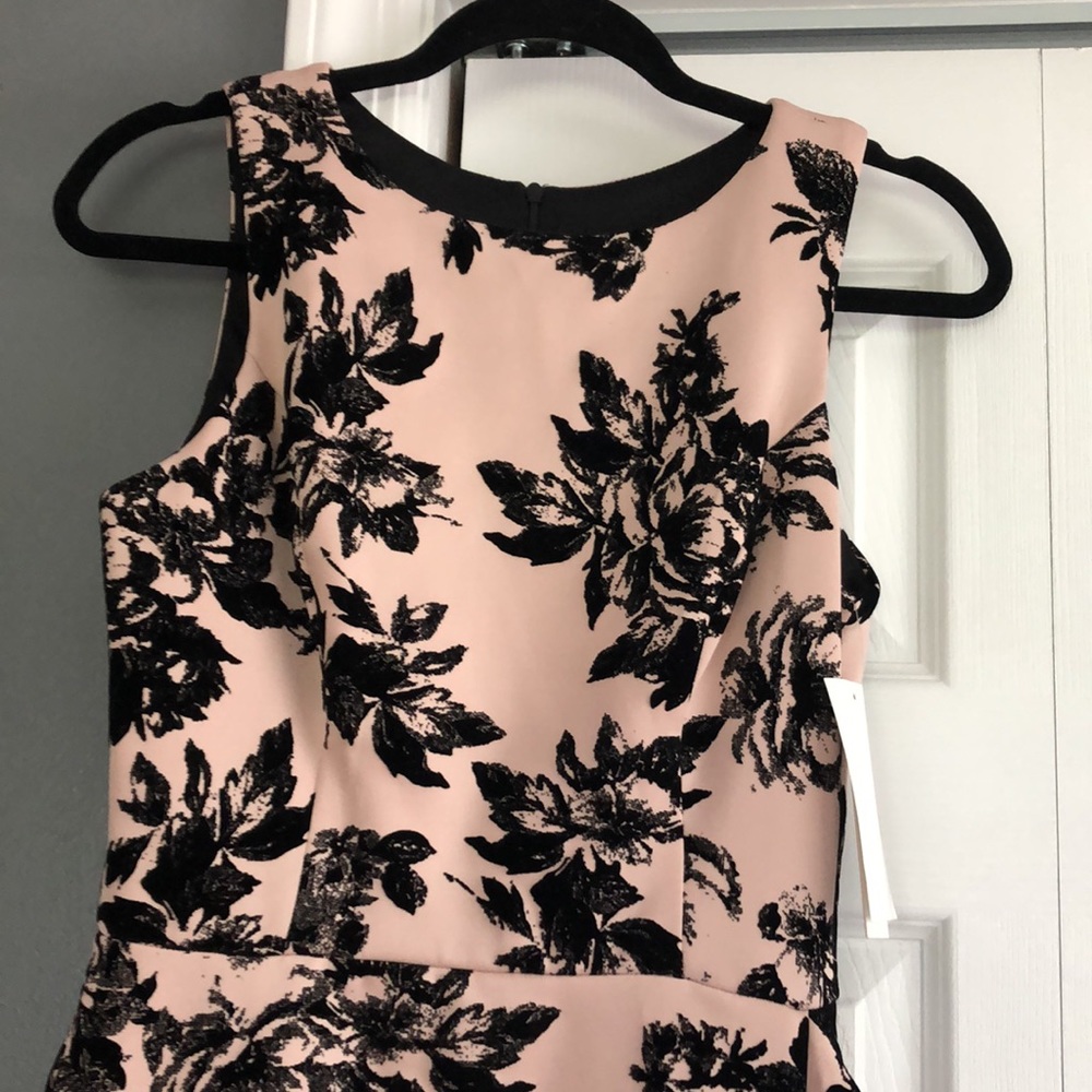 DesignLab Dress - Picture 2 of 5